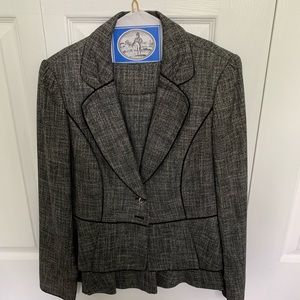 WHBM Dark Grey Business Suit w/matching blouse